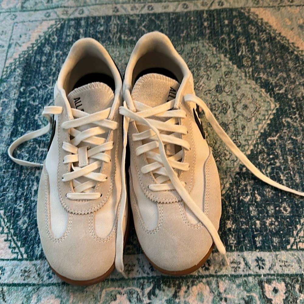 Brand new without tags converse run star trainers